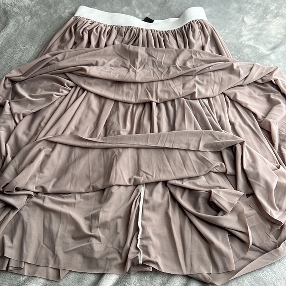 Rare Blackmilk Multi Layered Mesh Midi Skirt ~ LIMITED Size Medium - Picture 4 of 9